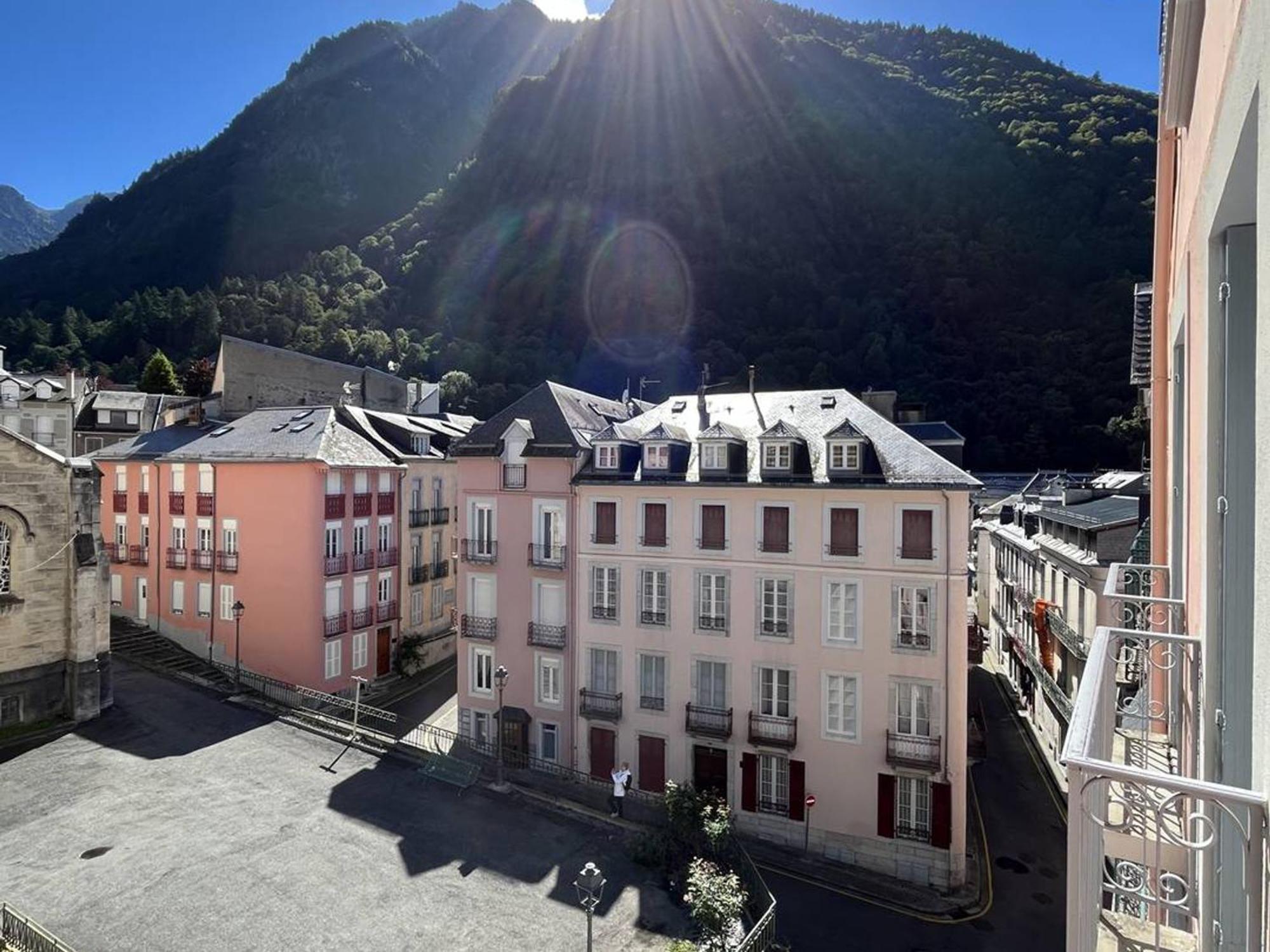 Appartement T3 Chaleureux Au Centre De Cauterets, 4 Couchages, Balcon Sud, Proche Thermes Et Telecabine - Fr-1-234-132 Exterior foto